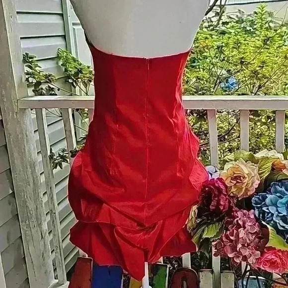 Jessica Mcclintock for Gunne Sax red strapless bubble hem prom dress Size 7 - Picture 3 of 4